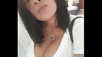 Dê Uma Espiada Sorrateira Na Minha Roupa Sexy