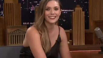 Zmysłowy Występ Blond Bombshell Elizabeth Olsen.