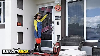 Surpresa De Halloween De Evelin Stone: Um Pau De Abóbora Escondido