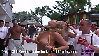 Bartender Terpanas Di Florida Menjadi Liar Dalam Video Orgy Buatan Sendiri