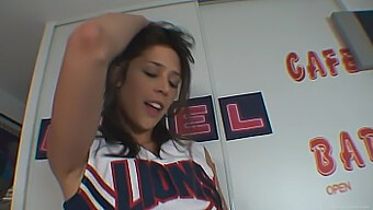 Remaja (18+) Anna Morna'S Cheerleader Pics