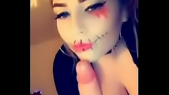 Teen Amelia Skye Nyder Et Frækt Halloween-Møde Med En Stor-Pik Amatør