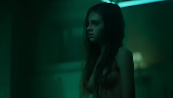 India Eisley In A Steamy Dorm Room Encounter In Nao Olhe 2019 Part 2